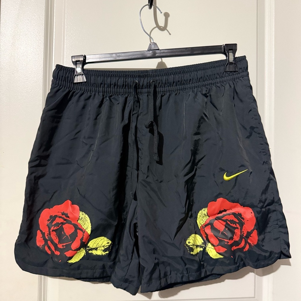 Nike Men's Black Floral Athletic Shorts